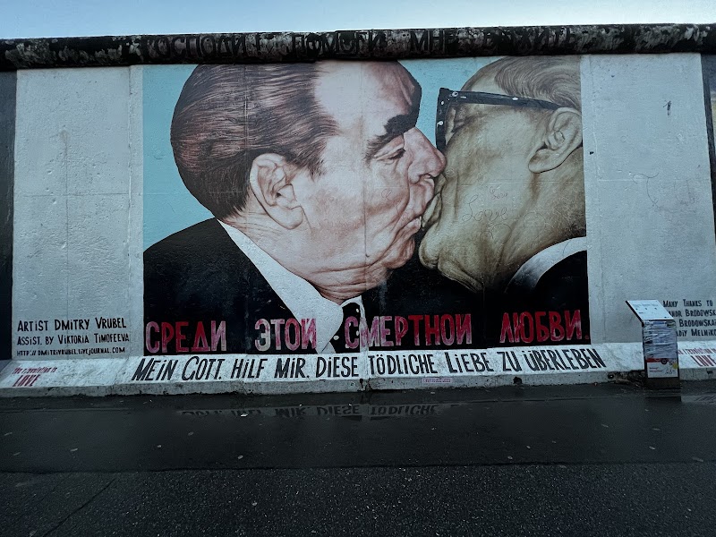 East Side Gallery – Friedrichshain, Berlin (photo 2)