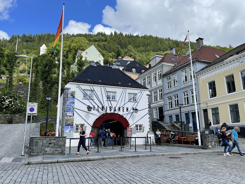 Funiculaire Floibanen Mont Fløyen – Mont Fløyen, Bergen (photo 2)