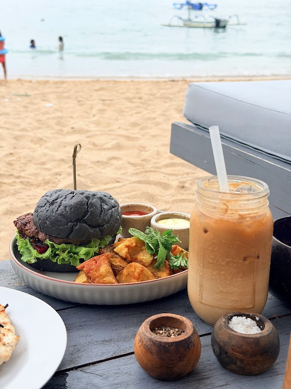 Genius Café – Jl. Pantai Sanur, Sanur, Bali (photo 3)