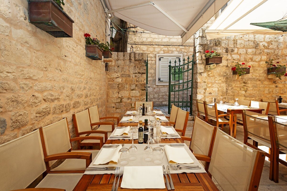 Giaxa – Palais gothique, Hvar (photo 1)
