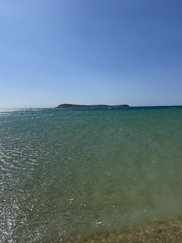 Golden Beach & Paros Park Lighthouse – Paros Park, Paros, Grèce (photo 1)