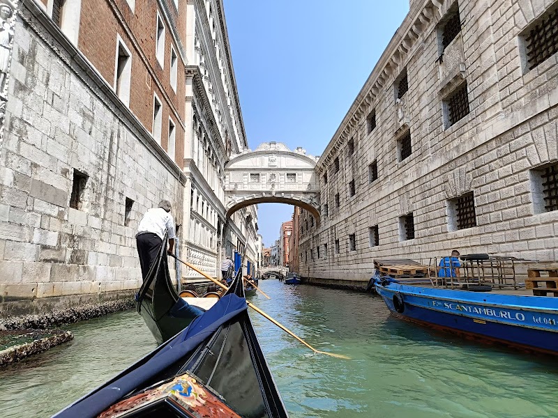 Gondola ride (Danieli Hotel service) – San Marco, Venise (photo 3)