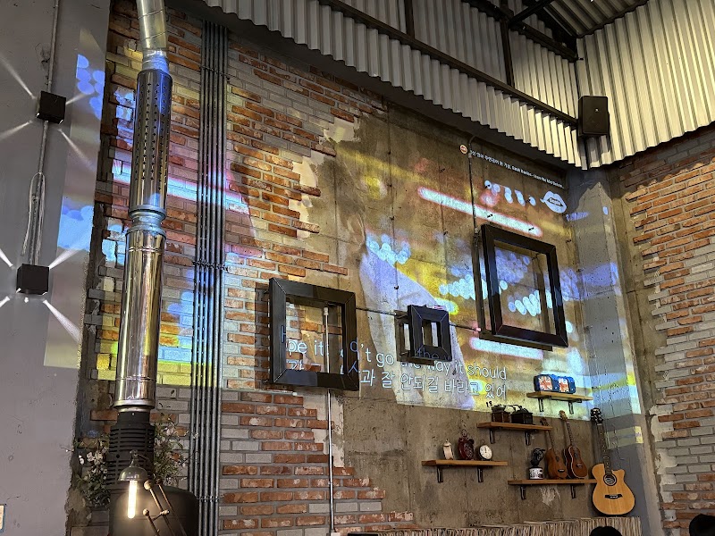 Vintage 38 (빈티지38) – Jeonpo Café Street, Busanjin-gu, Busan (photo 2)