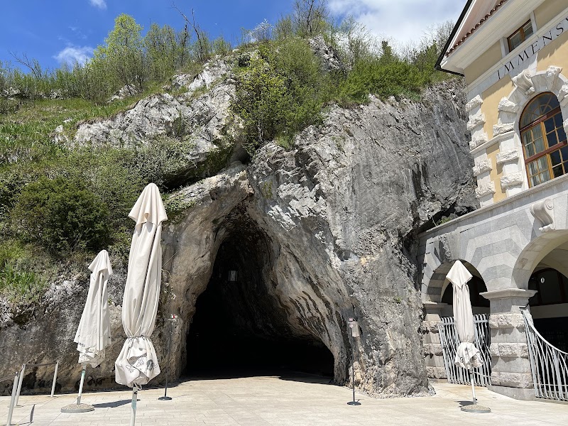 Grottes de Postojna et Château de Predjama – Postojna (photo 3)