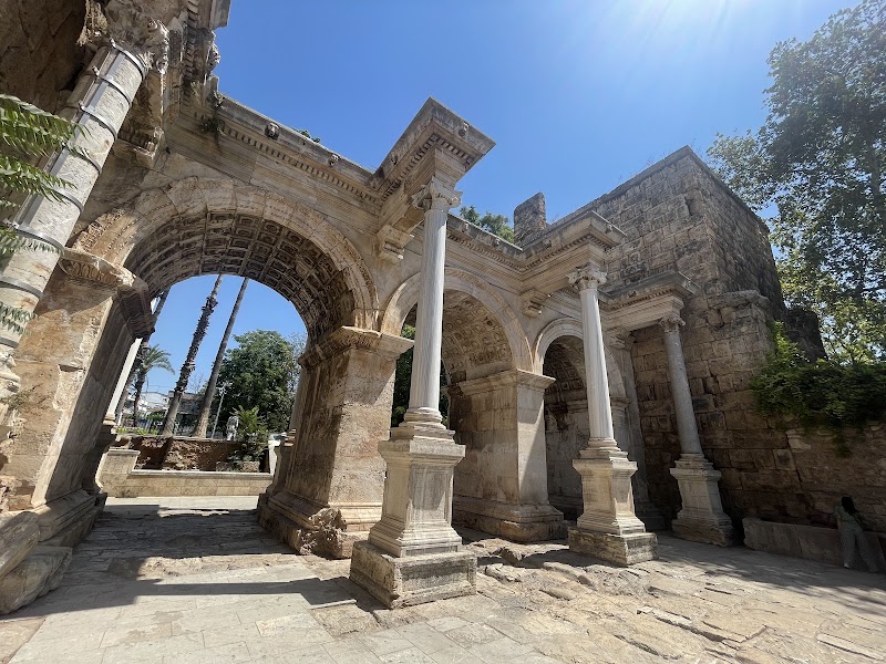 Hadrian's Gate (Üçkapılar) – Barbaros Mahallesi, Antalya, Turquie (photo 3)