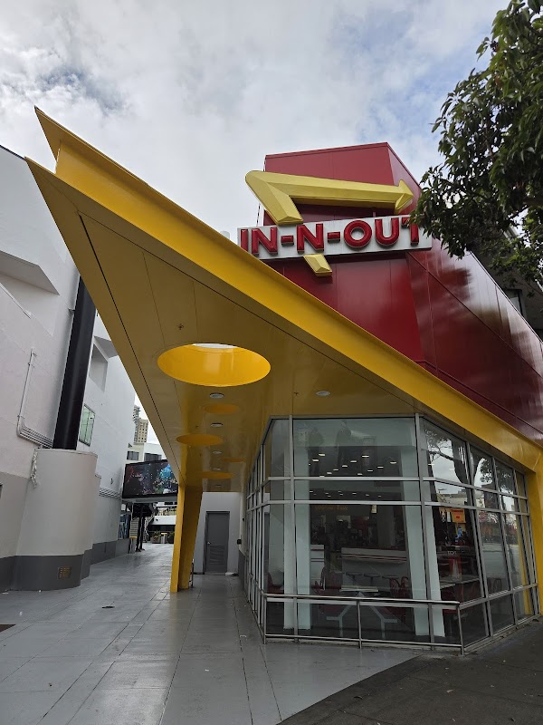In-N-Out Burger – Fisherman's Wharf, San Francisco (photo 2)