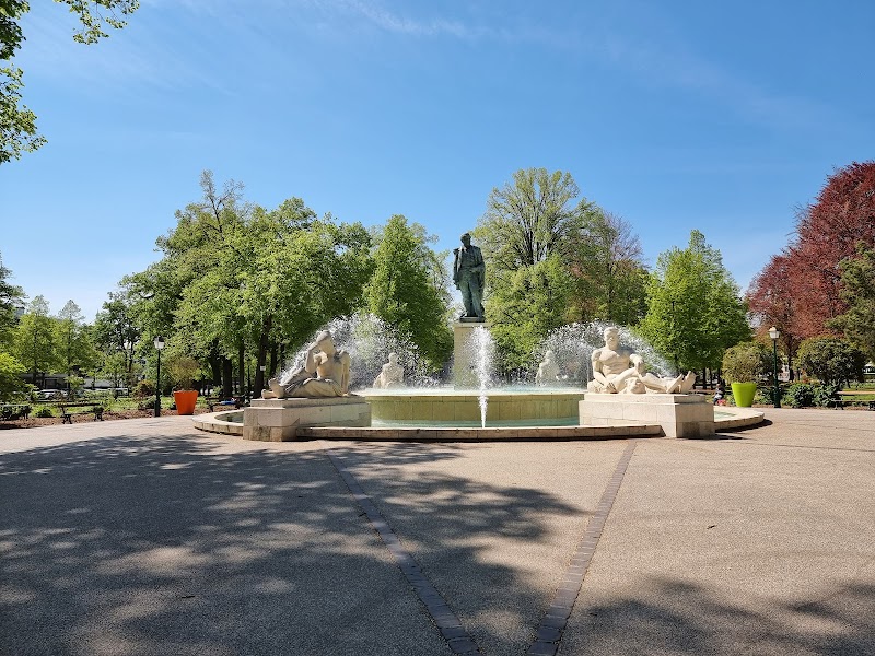 Jeux au Parc du Champ de Mars – Avenue de la République, 68000 Colmar (photo 2)