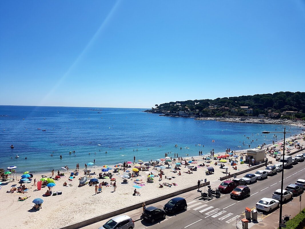 Journée à la plage de la Salis – Boulevard James Wyllie, 06600 Antibes (photo 1)