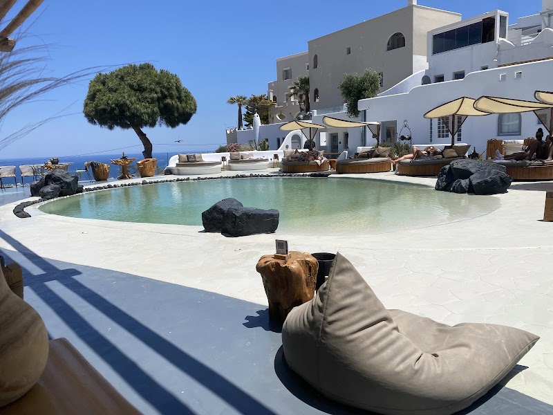 Katsaboo Restaurant – Fira (photo 3)