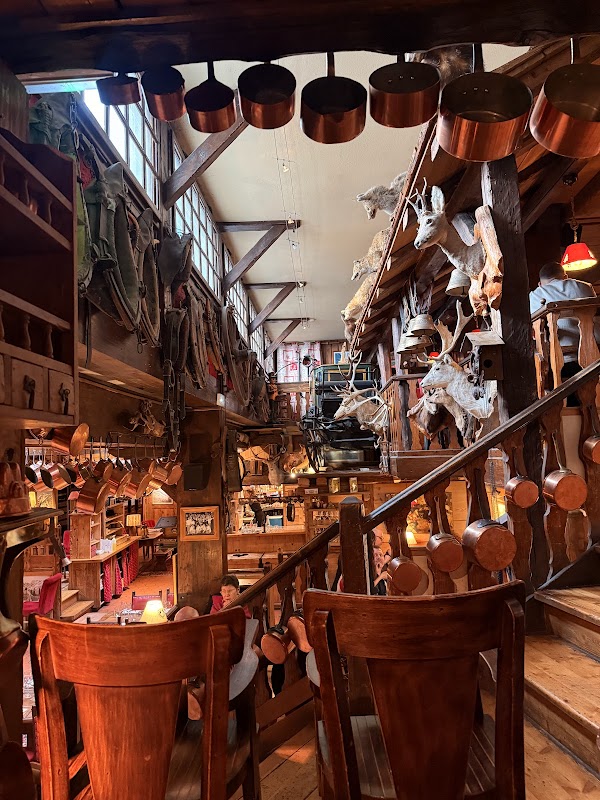 La Calèche – 18 Rue du Dr Paccard, 74400 Chamonix-Mont-Blanc (photo 2)