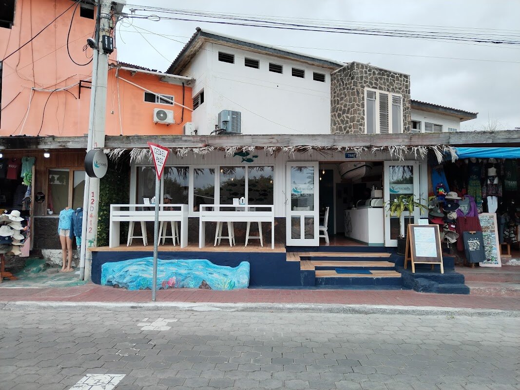 La Cevicheria by Isla Grill – Av. Charles Binford e Islas Plazas, Puerto Ayora, Galapagos (photo 1)