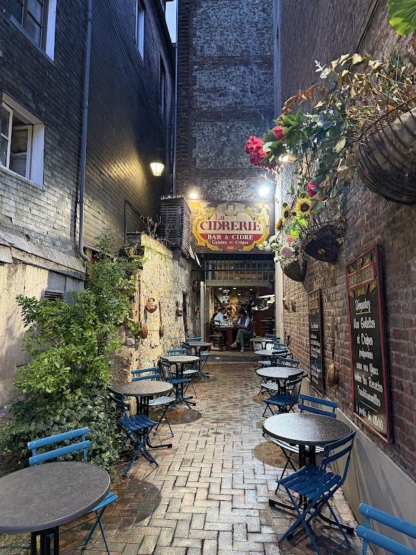 La Cidrerie – 26 Place Hamelin, 14600 Honfleur (photo 3)