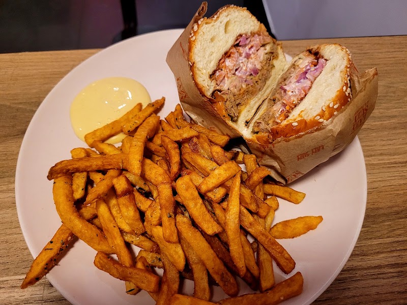 Lazy Suzy - Smoked BBQ Burger – 45 Rue du Commerce, 37000 Tours (photo 3)