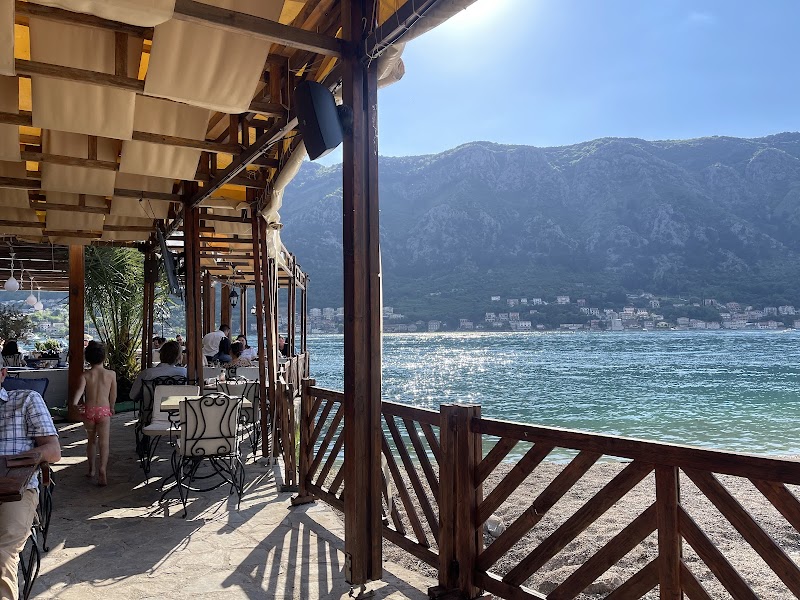 Little Bay Fast Food – Dobrota (photo 3)