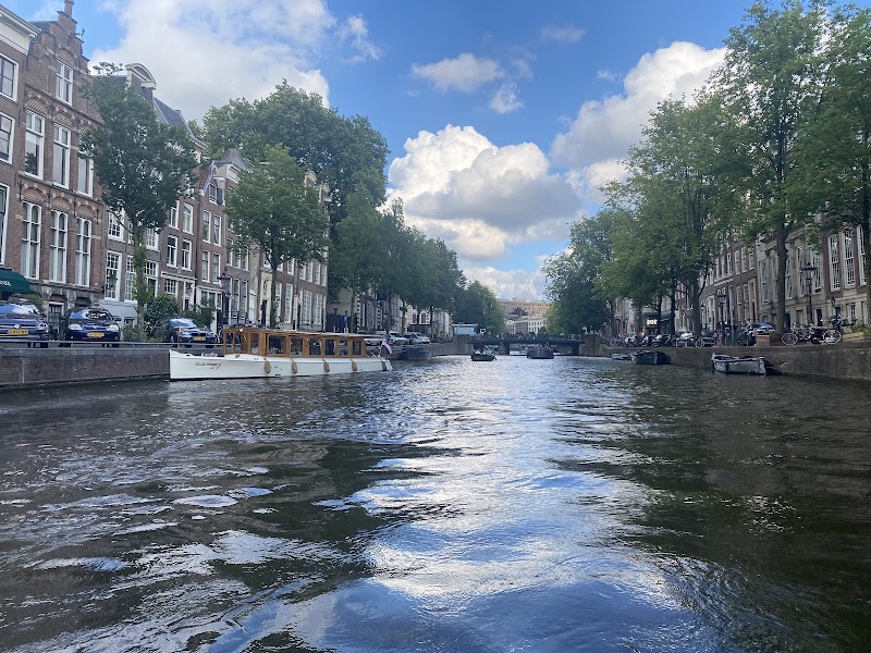  Location de vélos et balade dans Amsterdam – Stationsplein 5, 1012 AB Amsterdam, Pays-Bas (photo 2)