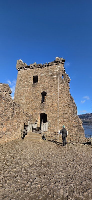 Loch Ness Boat Tour & Urquhart Castle – Clansman Harbour, Drumnadrochit (photo 1)