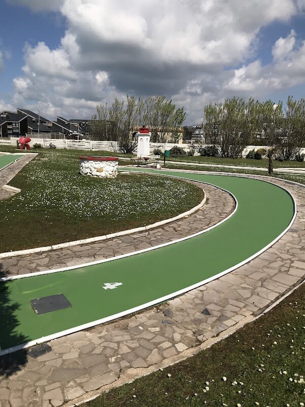 Mini-Golf de Deauville – Rue Raynaldo Hahn, Boulevard de la Mer, 14800 Deauville (photo 1)