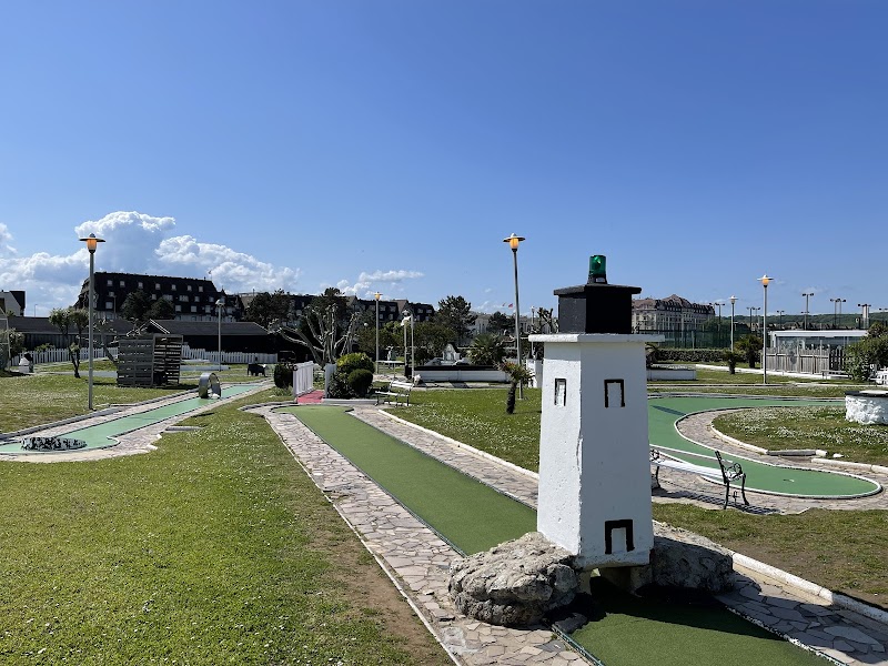Mini-Golf de Deauville – Rue Raynaldo Hahn, Boulevard de la Mer, 14800 Deauville (photo 2)
