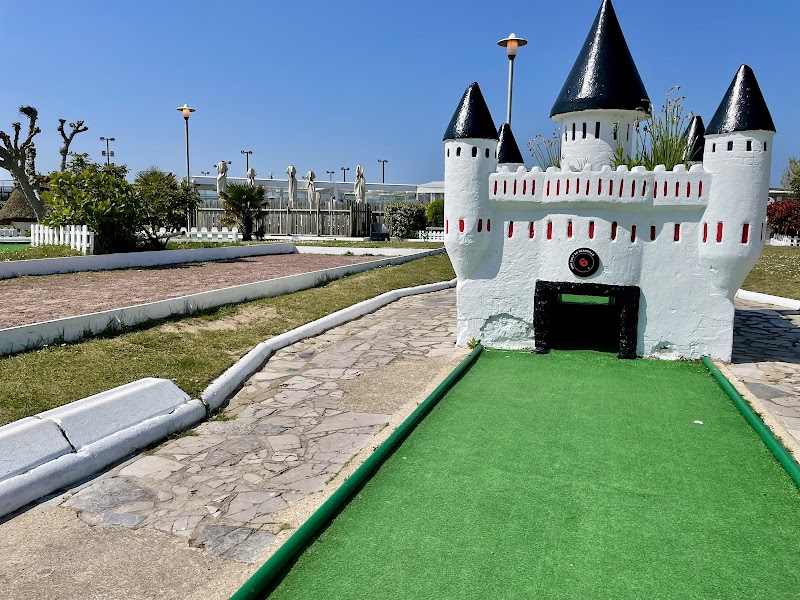 Mini-Golf de Deauville – Rue Raynaldo Hahn, Boulevard de la Mer, 14800 Deauville (photo 3)