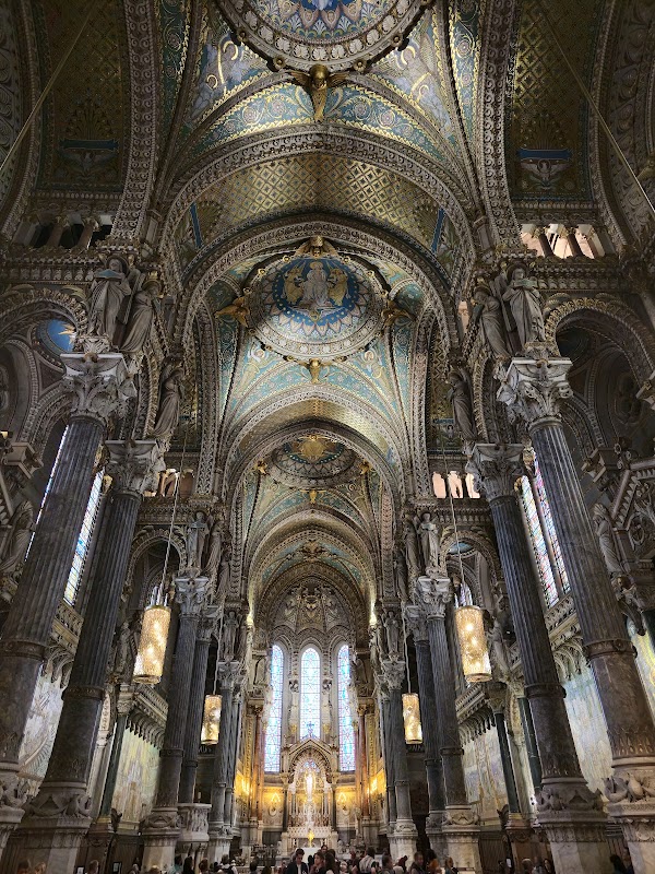 Montée à Fourvière et visite de la Basilique – 8 Place de Fourvière, 69005 Lyon (photo 2)