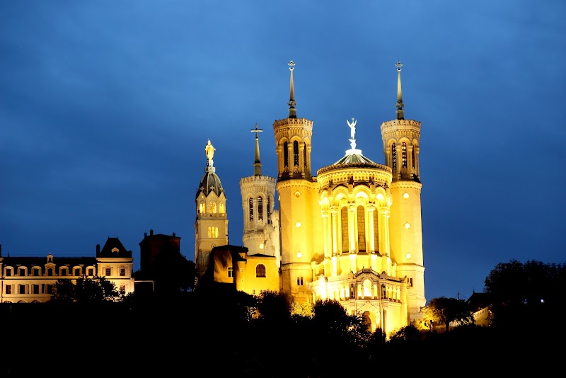 Montée à Fourvière et visite de la Basilique – 8 Place de Fourvière, 69005 Lyon (photo 3)