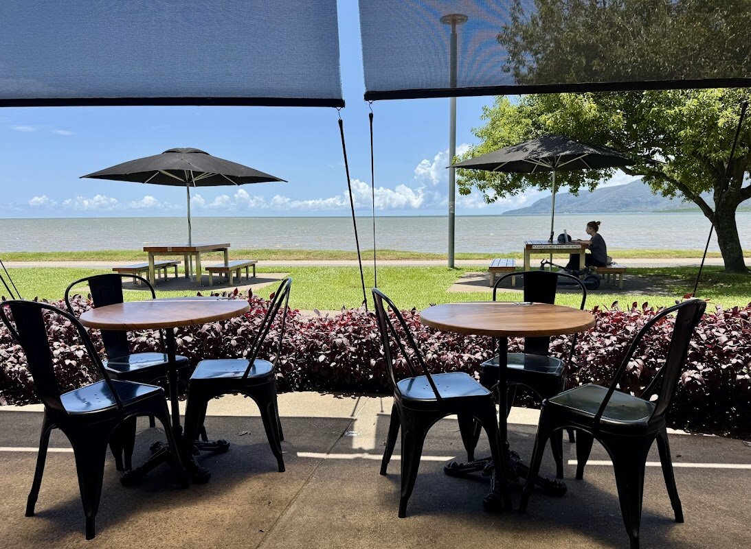 Muddy's Cafe – Cairns Esplanade (photo 1)