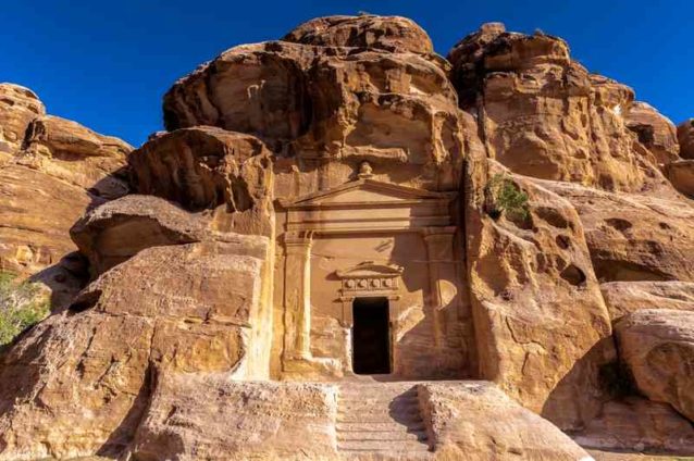 Petra - Visite découverte Siq et Al-Khazneh (Trésorerie) – Wadi Musa, entrée archéologique (photo 3)
