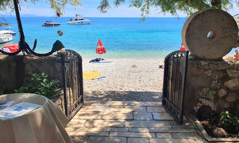 Plage Dalmatova – Dalmatova Beach, Hvar (photo 3)