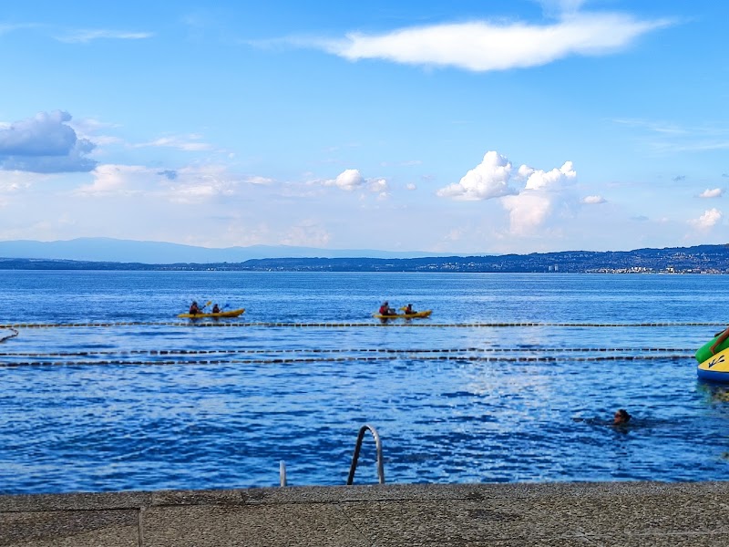 Plaisirs aquatiques au Centre Nautique – Avenue de Neuvecelle, 74500 Évian-les-Bains (photo 2)