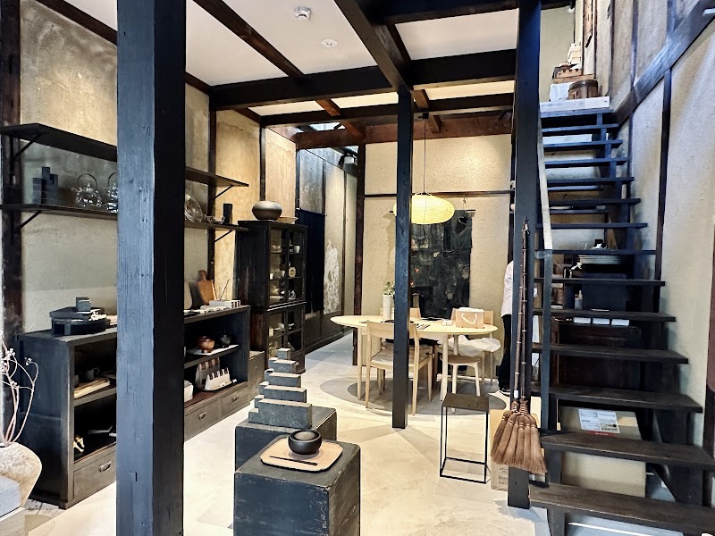 POJ Studio Café – Higashiyama, Kyoto (photo 3)