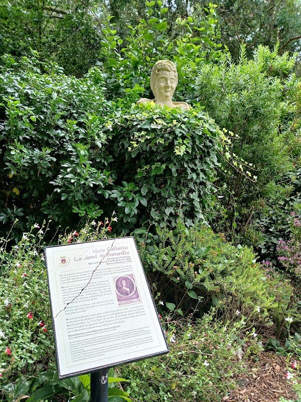 Promenade au Jardin des Personnalités – Quai Courbet, 14600 Honfleur (photo 1)