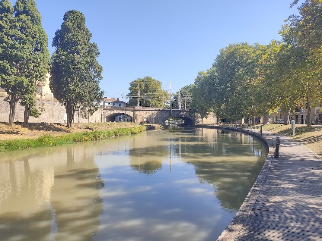 Promenade le long du Canal du Midi – Canal du Midi, Port de Carcassonne (photo 1)