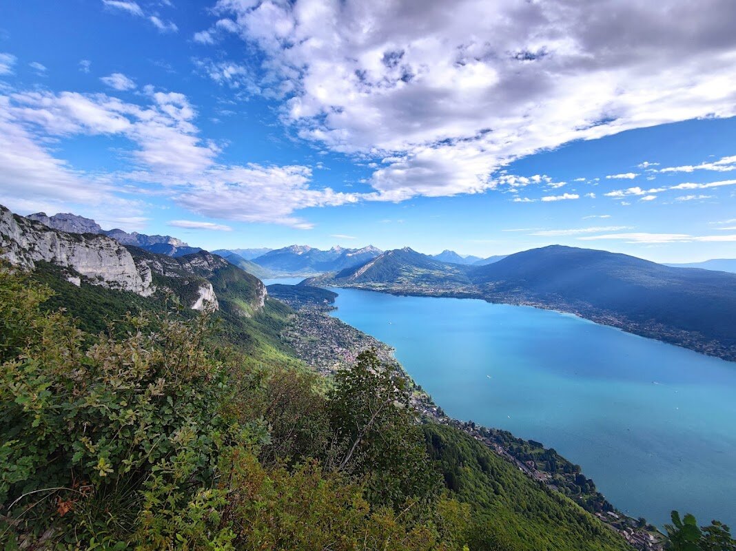 Randonnée panoramique Mont Veyrier – Parking du Petit Port, 74000 Annecy (photo 1)