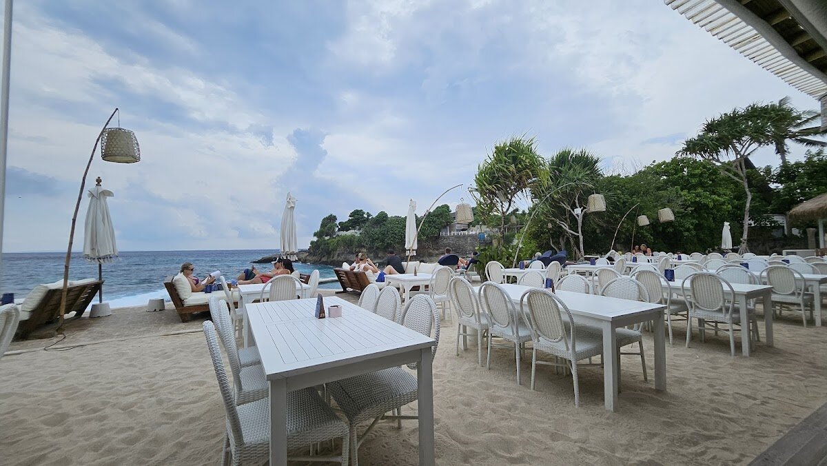 Sandy Bay Beach Club – Jungutbatu, Nusa Lembongan, Bali (photo 1)