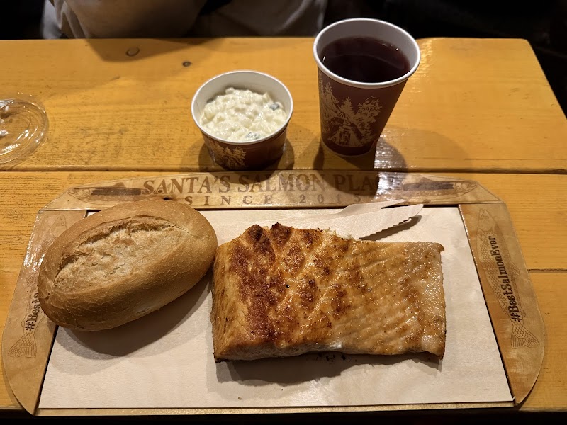 Santa's Salmon Place – Village du Père Noël (photo 3)