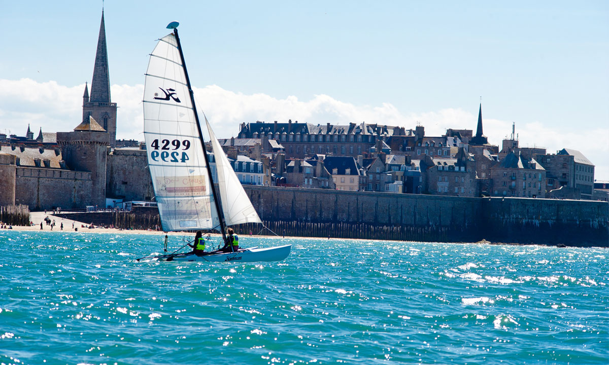 Séance de char à voile sur la plage du Sillon – Surf School Saint-Malo, Grande Plage du Sillon, 35400 Saint-Malo (photo 1)