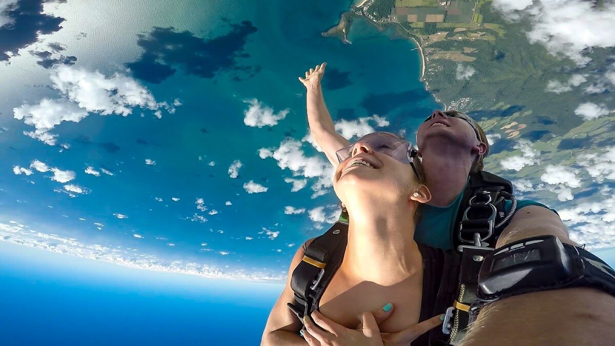 Skydive Mission Beach – 39 Porter Promenade, Mission Beach QLD 4852, Australia (photo 1)