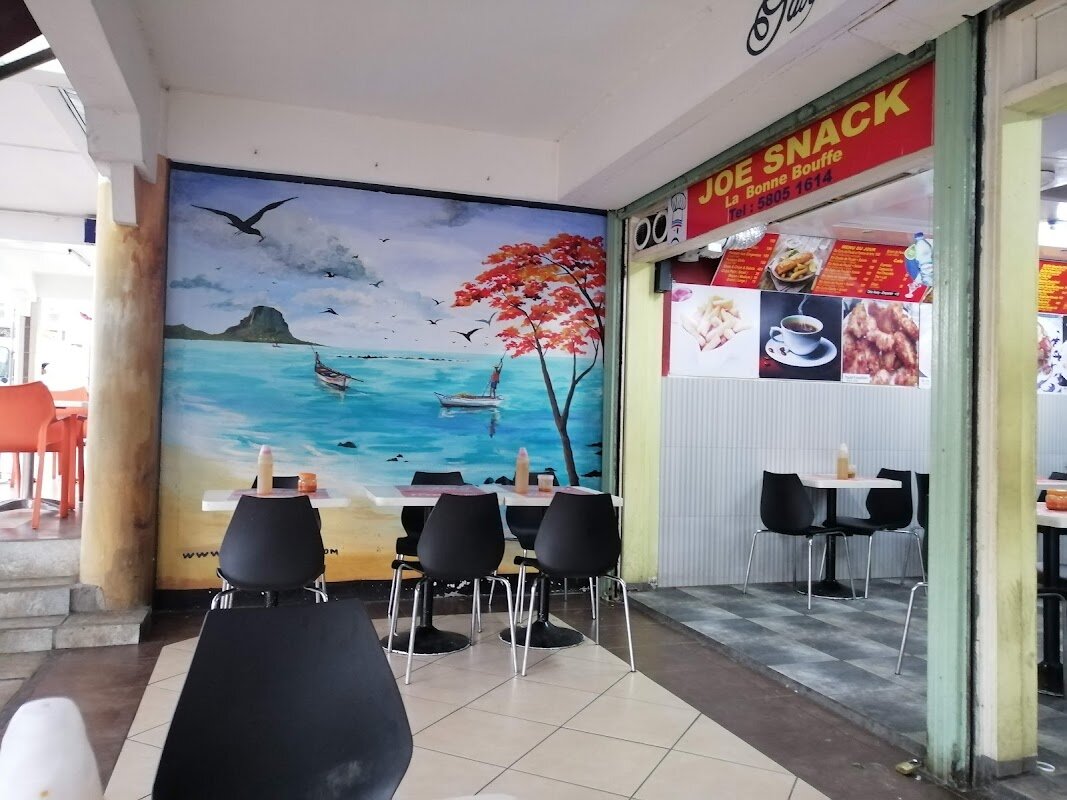 Snack local à Flic en Flac – Flic en Flac, près de la plage principale (photo 1)