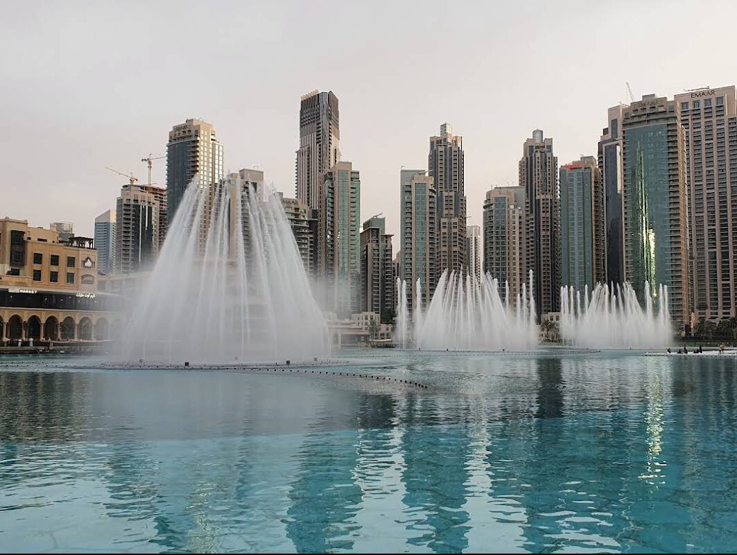 Spectacle des Fontaines de Dubaï – Dubai Mall, Downtown Dubai (photo 1)