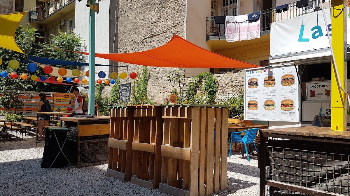 Street Food Karaván – Kazinczy utca 18, Budapest (photo 1)