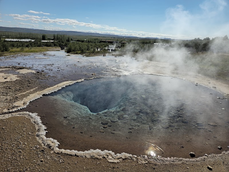 Strokkur Geyser Observation – Geysir, Golden Circle, Islande (photo 2)