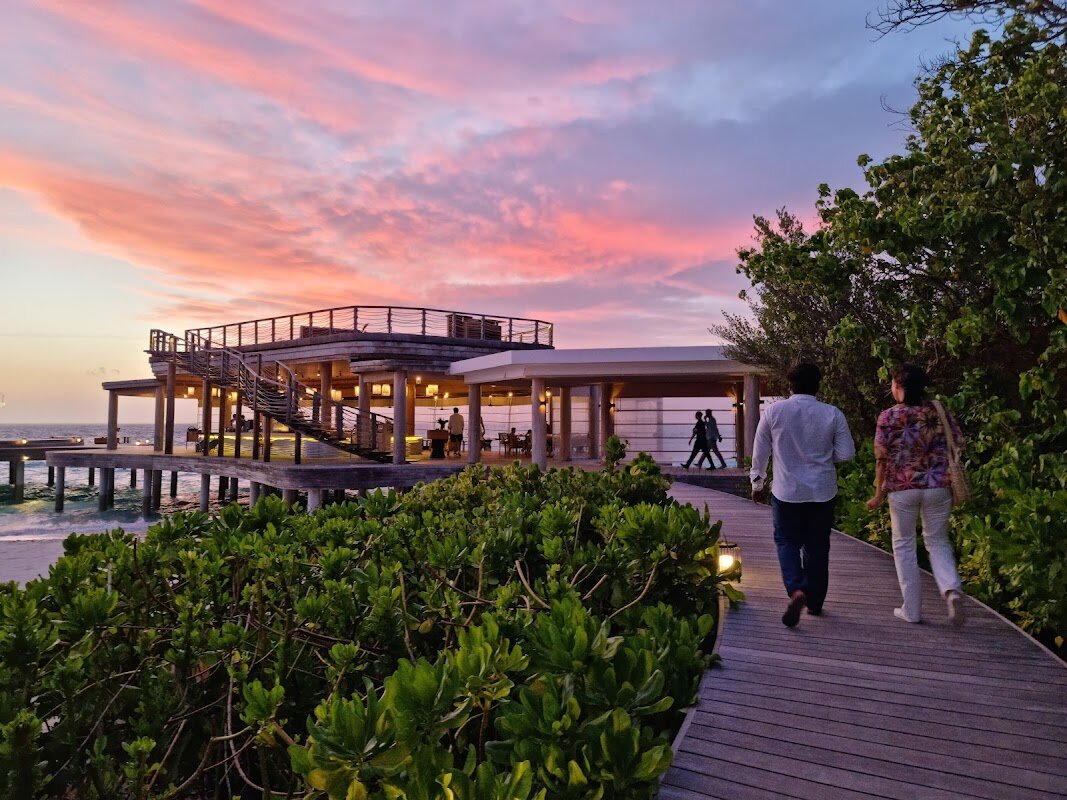 Sunrise yoga session – Beachfront Pavilion, Sirru Fen Fushi, Maldives (photo 1)