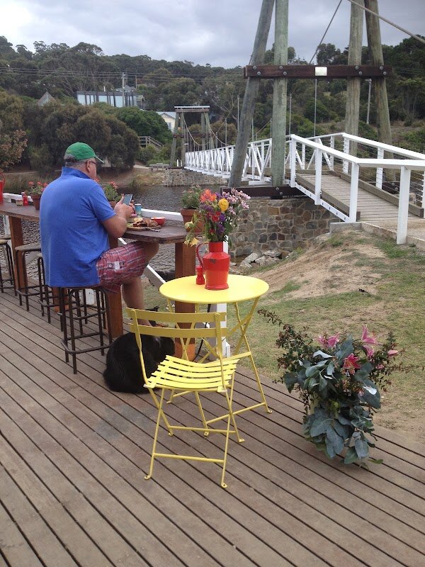 Swing Bridge Café – Lorne (photo 1)