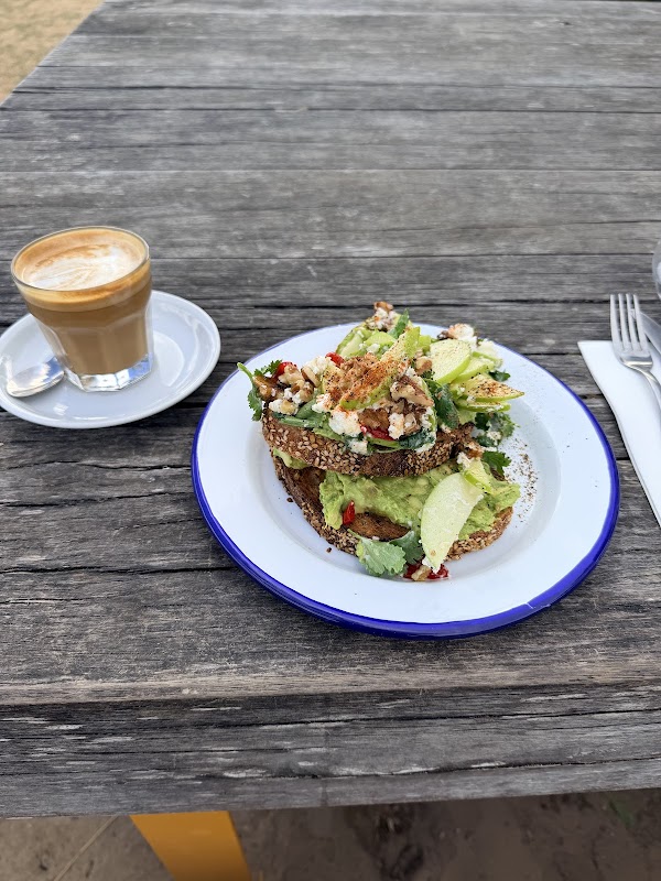 Swing Bridge Café – Lorne (photo 3)