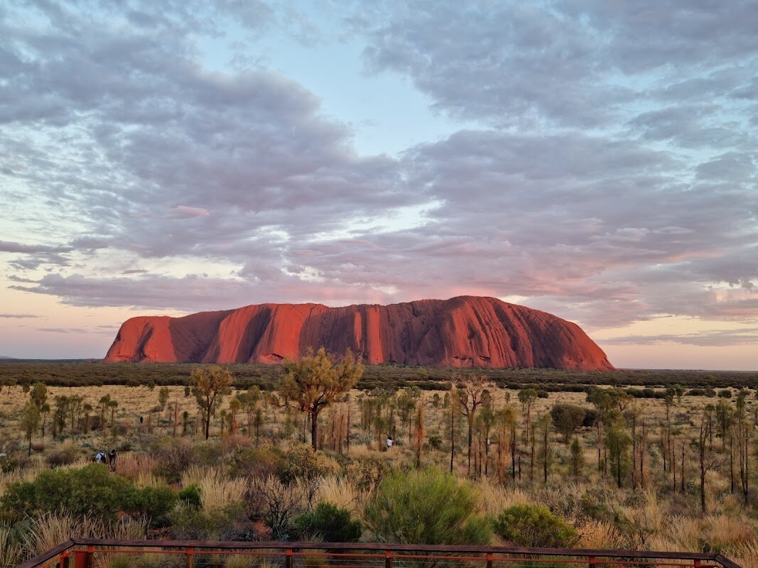Talinguṟu Nyakunytjaku - Uluṟu Sunrise Viewing Area – Mutitjulu NT 0872, Australia (photo 1)
