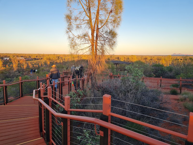 Talinguṟu Nyakunytjaku - Uluṟu Sunrise Viewing Area – Mutitjulu NT 0872, Australia (photo 3)