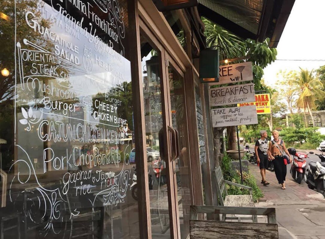The Owl Restaurant – Sanur (photo 1)