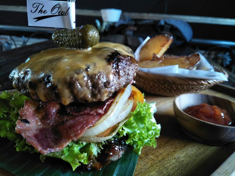 The Owl Restaurant – Sanur (photo 2)