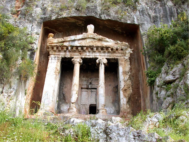 Tombes lyciennes rupestres de Fethiye – Kesikkapı Mahallesi, Fethiye, Muğla, Turquie (photo 1)