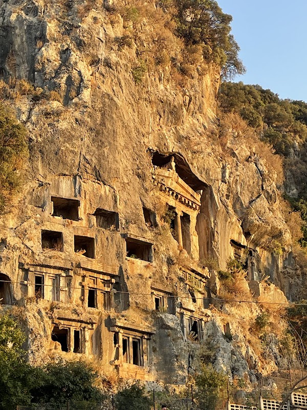 Tombes lyciennes rupestres de Fethiye – Kesikkapı Mahallesi, Fethiye, Muğla, Turquie (photo 2)